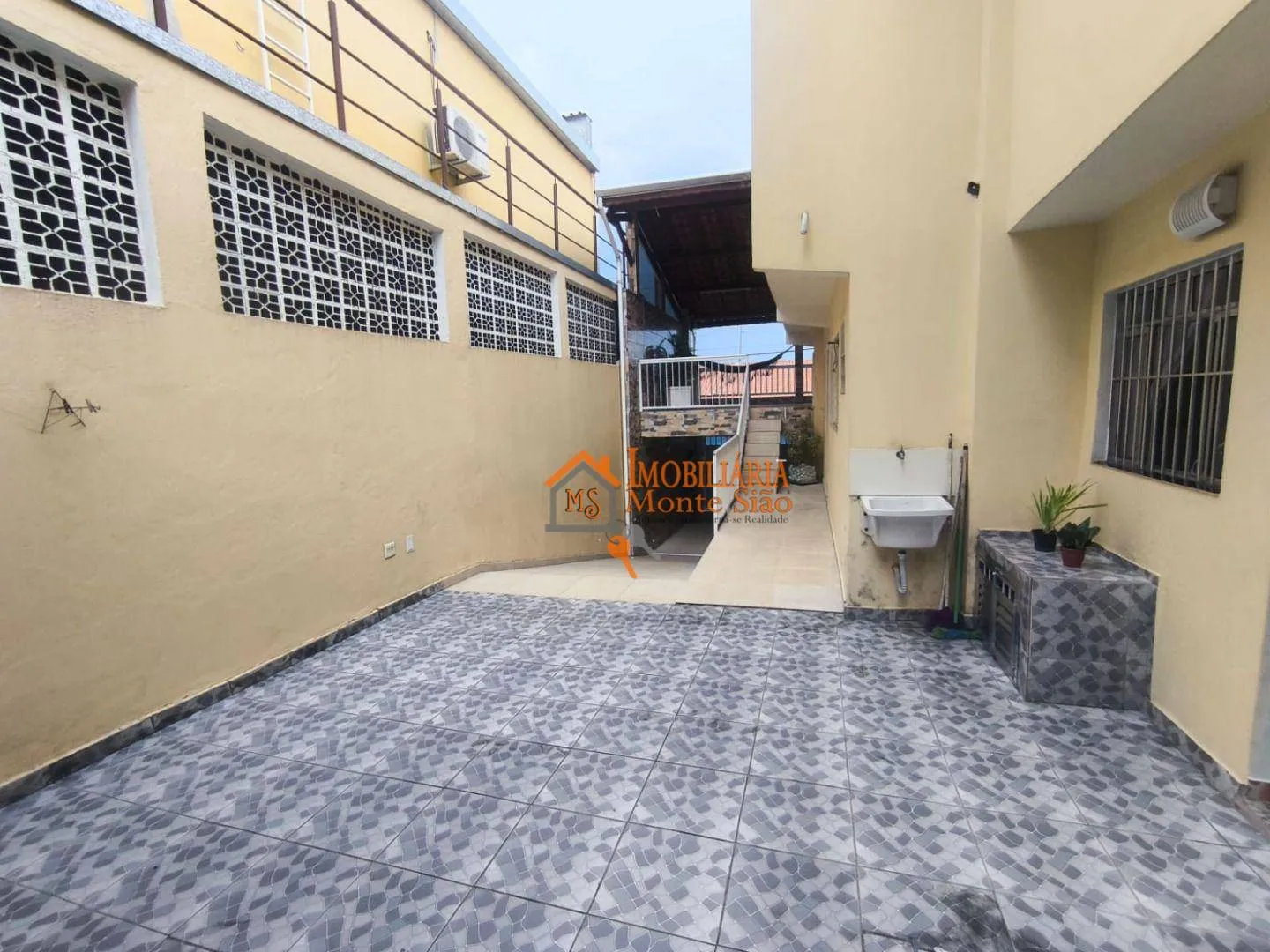 Imagem Sobrado com 5 dormitórios à venda por R$ 552.000,00 - Jardim Izildinha - Guarulhos/SP