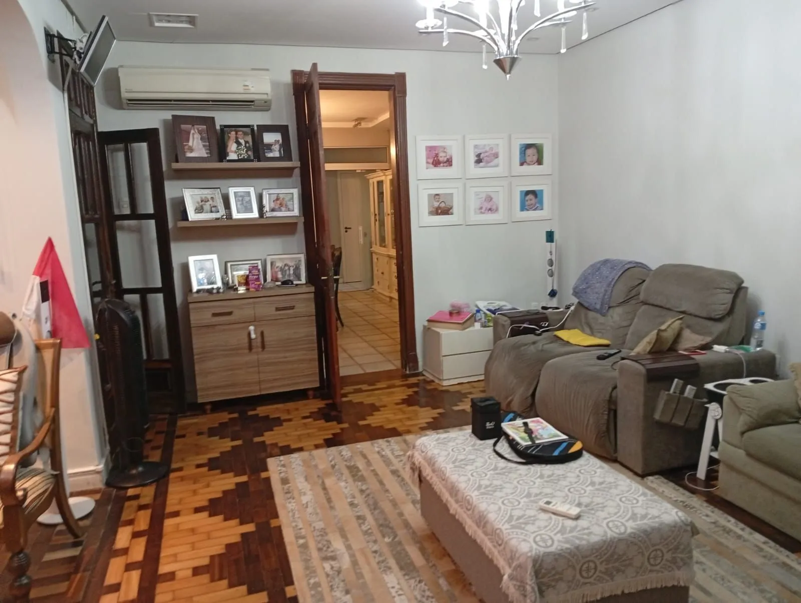 Imagem Casa com 5 quartos , 7 banheiros e pátio!