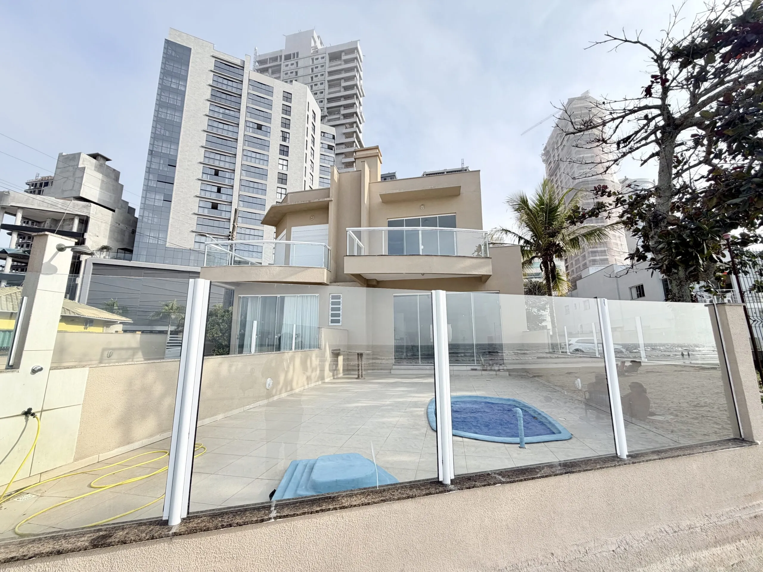 Foto do imóvel Casa com vista para o mar à venda com 170m2 por R$ 4.150.000,00