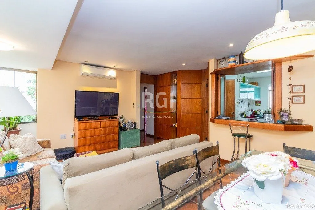 Imagem Cobertura para Venda - 248.34m², 3 dormitórios, sendo 1 suites, 3 vagas - Petrópolis