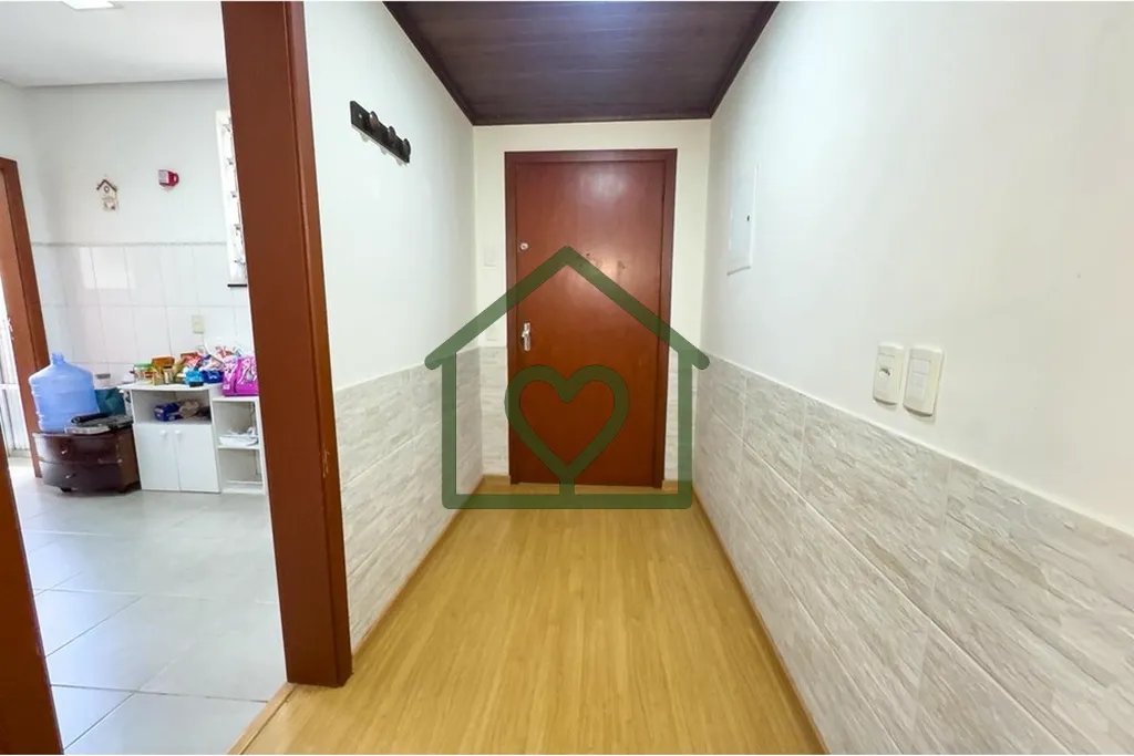 Imagem Apartamento com 2 pátios grandes em Petrópolis 
 
Este apartamento reformado fica no coração do ...