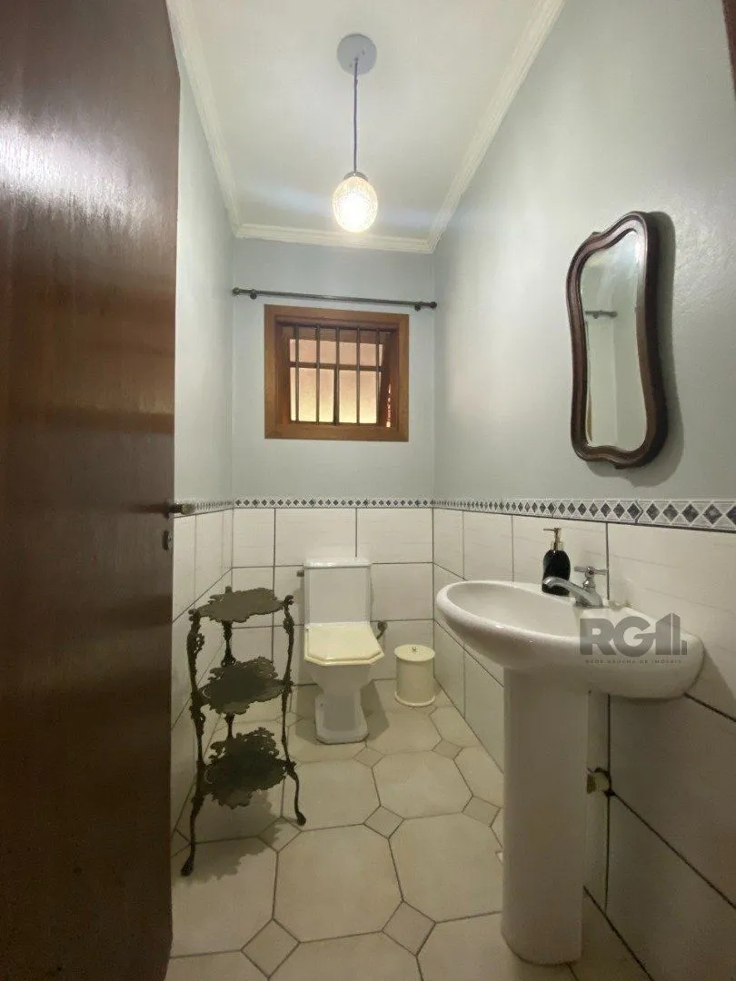 Imagem Casa para Venda - 350m², 4 dormitórios, sendo 4 suites, 4 vagas - Tristeza