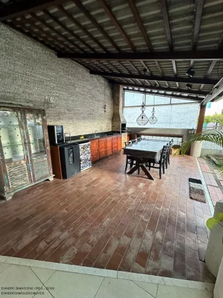 Imagem Alugue uma casa de luxo em condomínio exclusivo em Catu de Abrantes, Camaçari-BA! 5 quartos, 5 suítes, 3 salas, 2 banheiros, 2 vagas de garagem e 300m² de área.