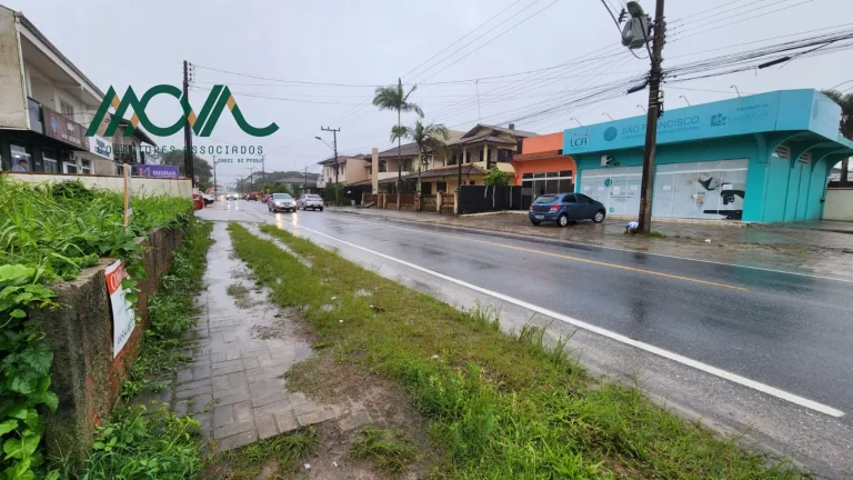 Imagem Terreno de Esquina no Balneário Princesa do Mar ? 384m², Próximo à Praia