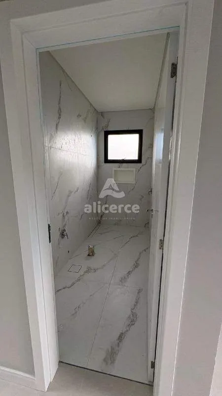Imagem Sobrado à venda com 3 quartos 3 suítes, 154,15m² em Vargem Pequena Florianópolis