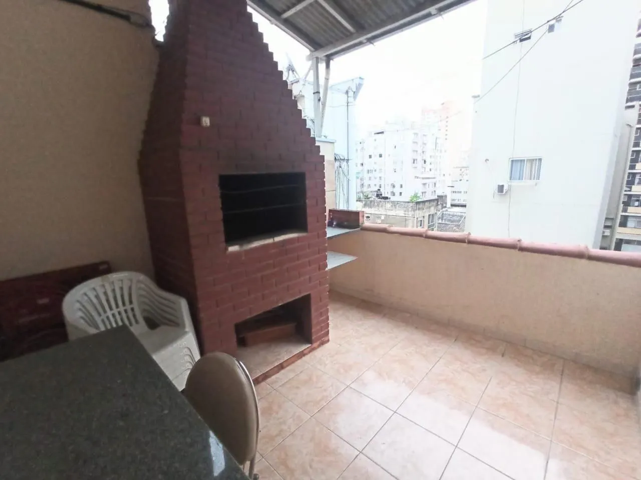 Imagem Apartamento de 2 dormitórios à venda no Centro Histórico de Porto Alegre - Amplo, ensolarado e bem localizado