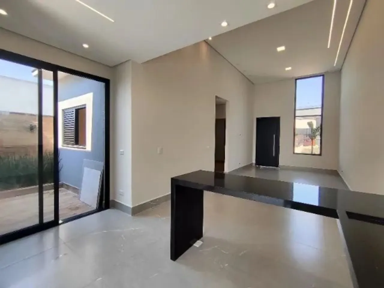 Imagem Casa em Condomínio à Venda em Sorocaba-SP, Horto Florestal: 3 Quartos, 1 Suíte, 1 Banheiro, 2 Vagas, 115,08m²
