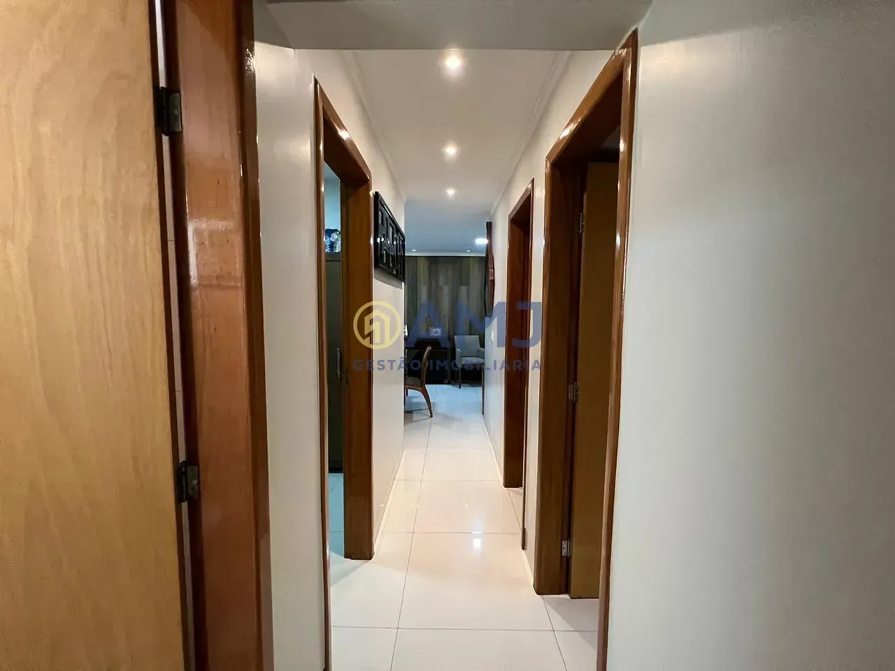 Imagem À VENDA | APARTAMENTO REFORMADO NO SETOR BUENO