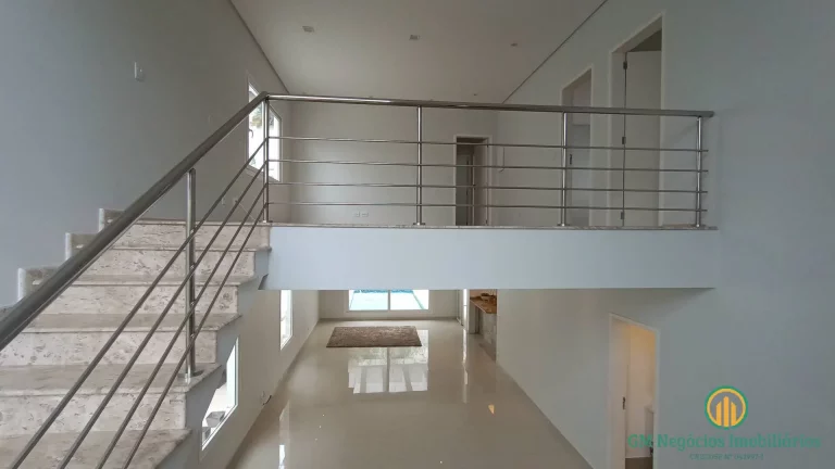 Imagem Casa com 3 suítes e piscina em condomínio de alto padrão na Granja Viana