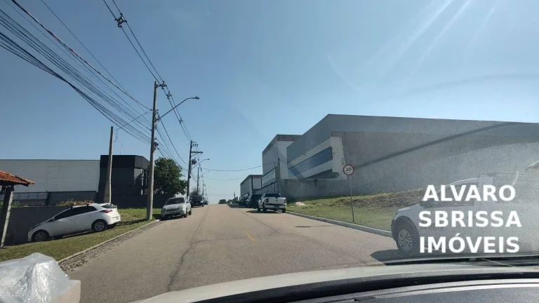 Imagem GALPÃO em concreto pré-moldado, em condomínio industrial na cidade de ITU SP 1129m2 área construída em terreno de 1500m2