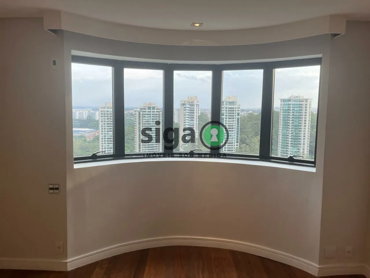 Imagem APARTAMENTO Á VENDA NO PANAMBY COM TRÊS SUÍTES POR 2.250.000, RUA ITAPAIUNA!