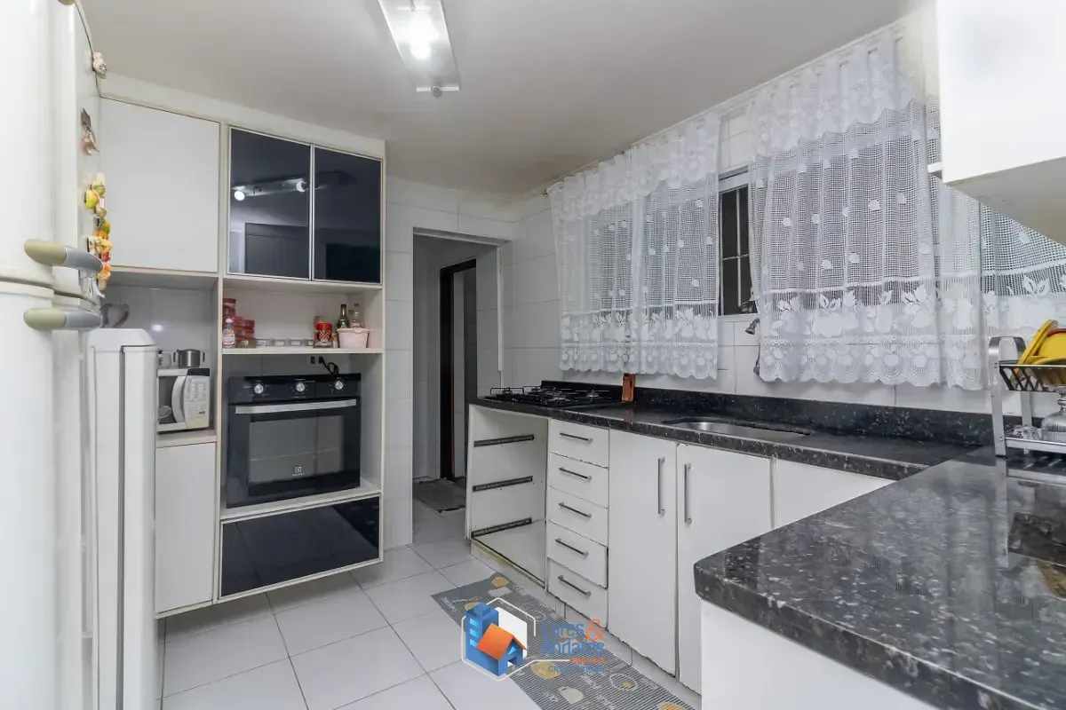 Imagem Casa de vila para venda em Chácara Inglesa com 4 quartos, sendo 1 suíte, 350m²