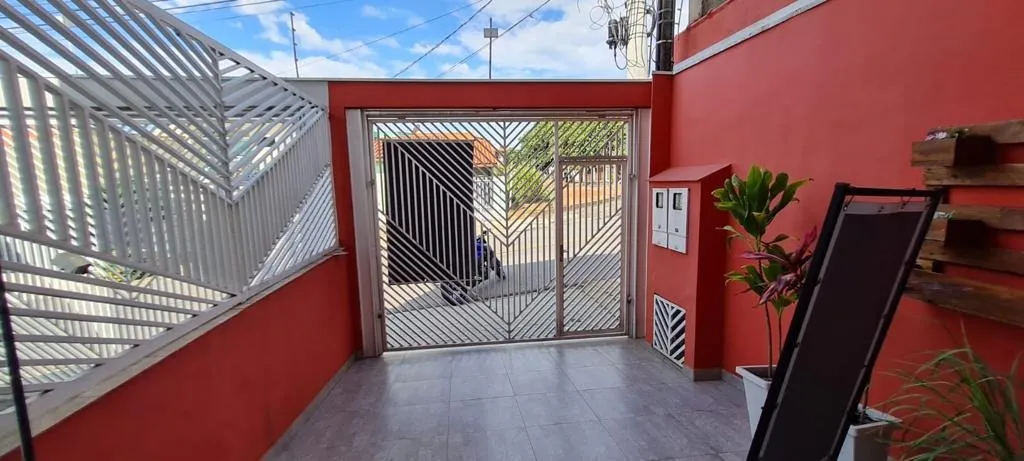 Imagem Casa Sobrado Mobiliada, com Salão Comercial de 70m² com estrutura para Restaurante/Pizzaria