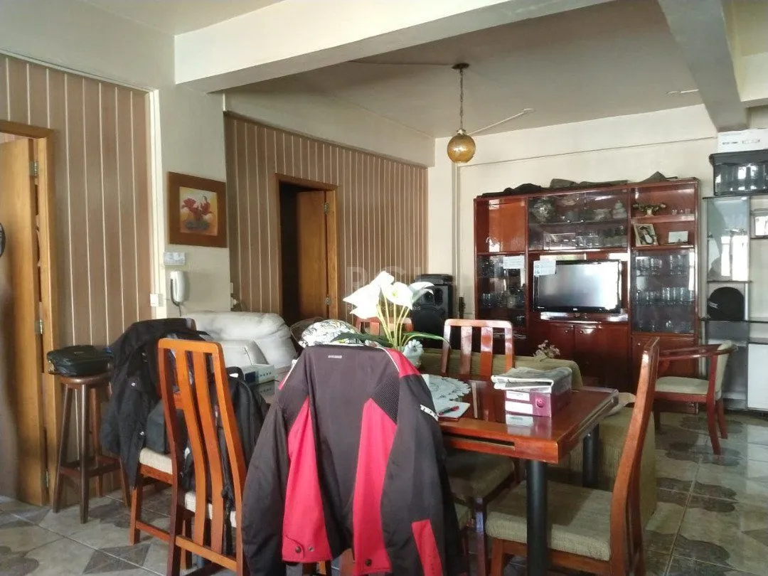 Imagem Casa para Venda - 322.4m², 2 dormitórios, 7 vagas - Cristal