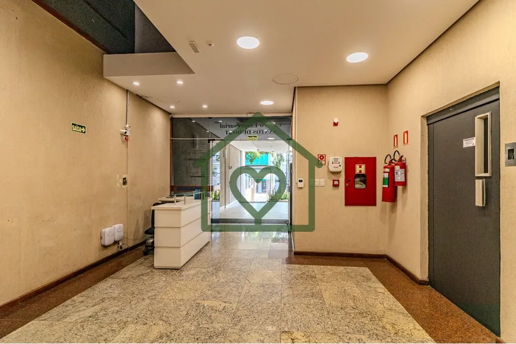 Imagem Descubra a oportunidade única de adquirir um conjunto comercial/sala desocupada, situada na Rua Vis...