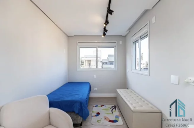 Imagem Casa em Condomínio, 03 quartos c/suíte, Ático c/área Gourmet, no Santa Cândida em Curitiba PR