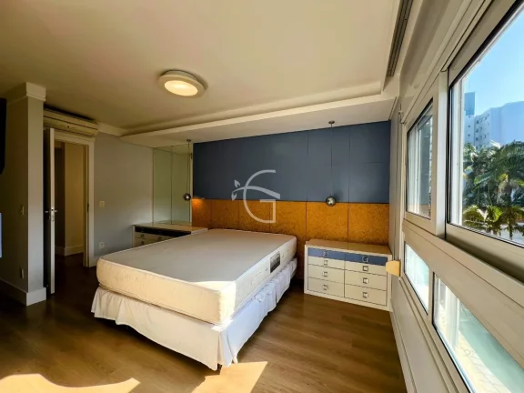 Imagem EXCELENTE APARTAMENTO NO ATIRADORES COM 3 SUÍTES E 3 VAGAS DE GARAGEM