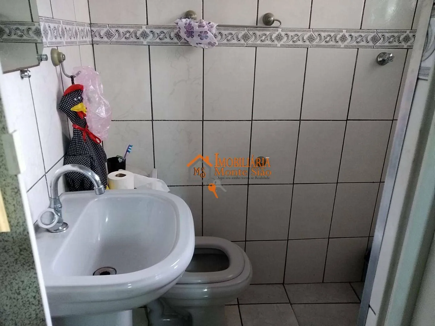 Imagem Sobrado com 4 dormitórios à venda, 300 m² por R$ 650.000,00 - Cocaia - Guarulhos/SP