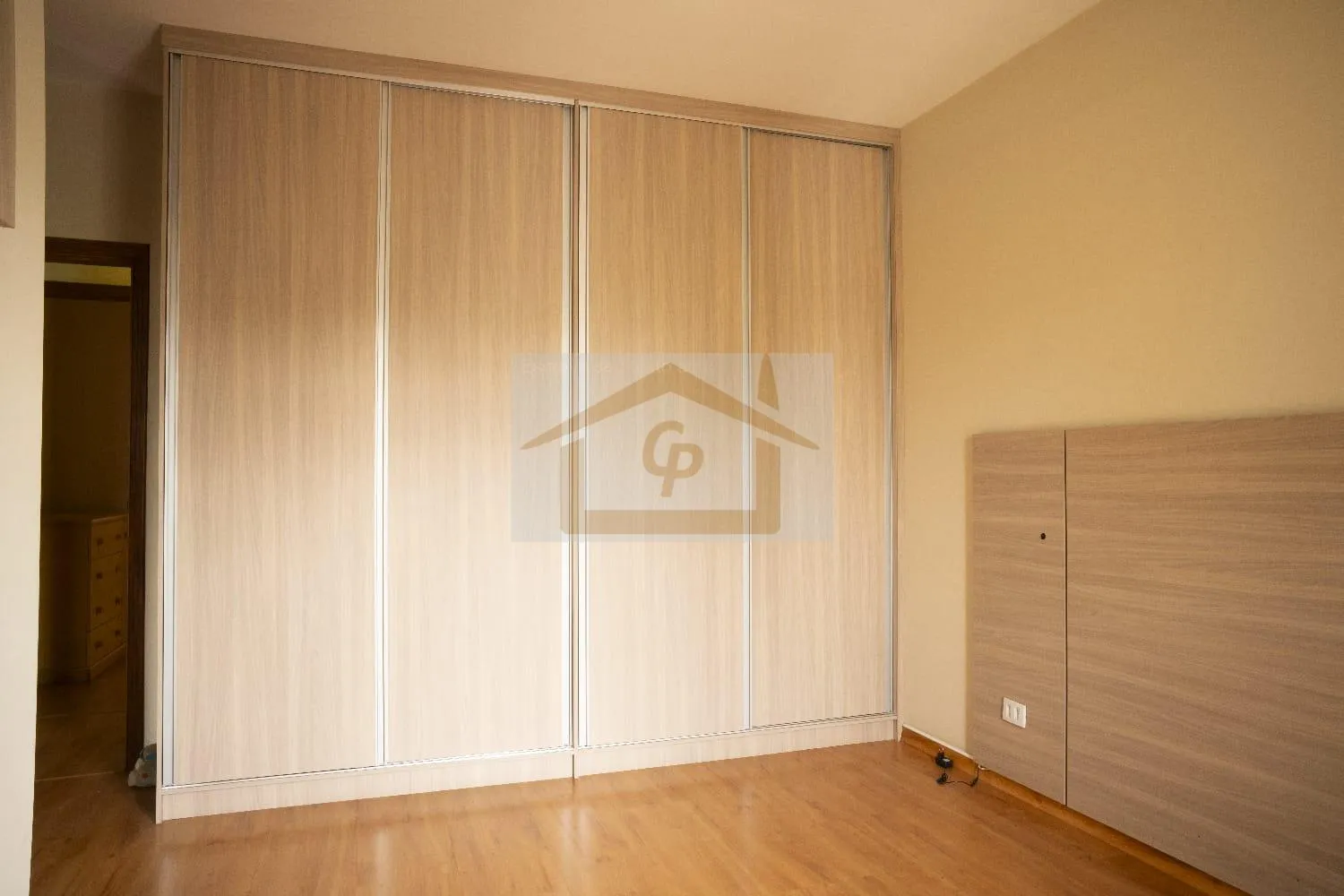 Imagem Duas suítes,, 2 vagas cobertas - Casa em Villagio - Bosque da Saúde