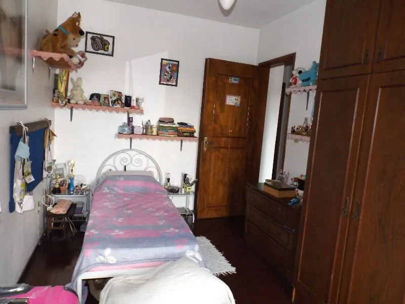 Imagem Casa para Venda - 250m², 3 dormitórios, sendo 3 suites, 7 vagas - Medianeira