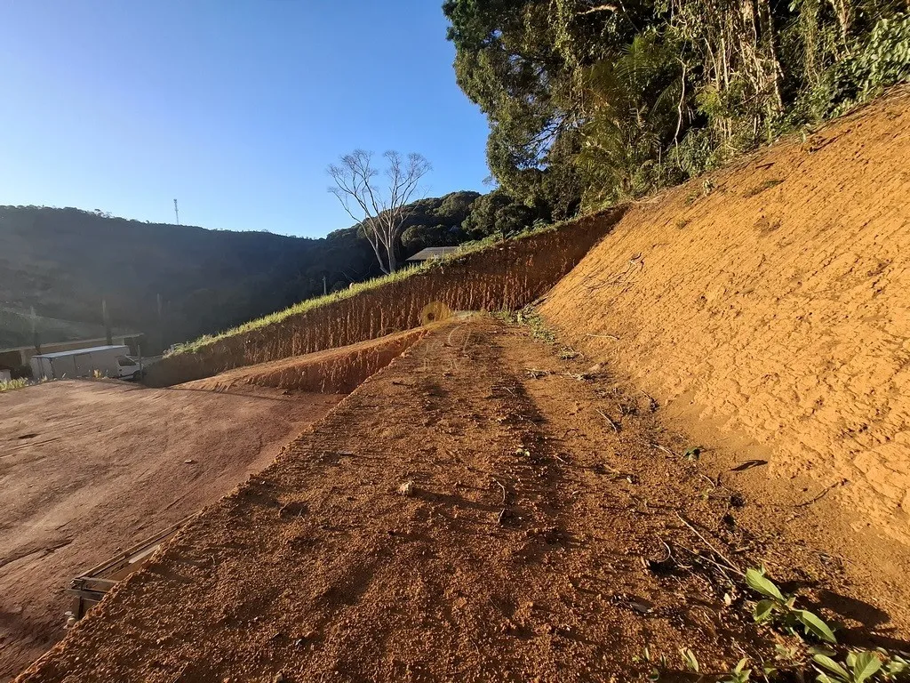 Imagem Terreno em Condomínio para Venda em Teresópolis / RJ no bairro Prata