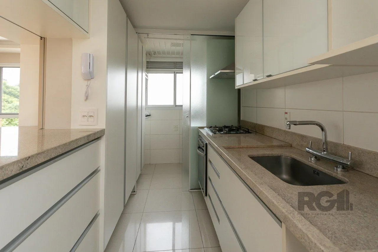 Imagem Apartamento semimobiliado e decorado no bairro Auxiliadora, com 91 m²