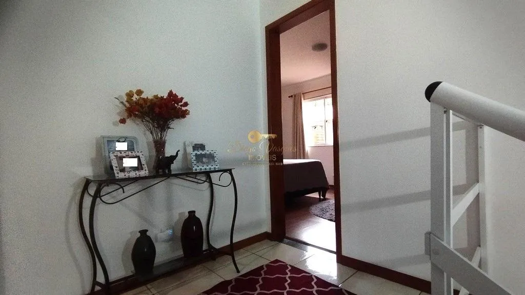 Imagem Casa em Condomínio para Venda em Teresópolis / RJ no bairro Araras