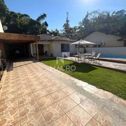 Imagem Casa c/ piscina | Barra | 3 quartos (2 suítes) | 140m²