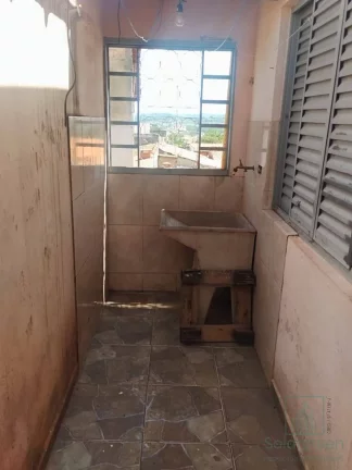 Imagem Casa com 2 Quartos e 1 Banheiro para Alugar, 70 m², por R$ 2.000/mês