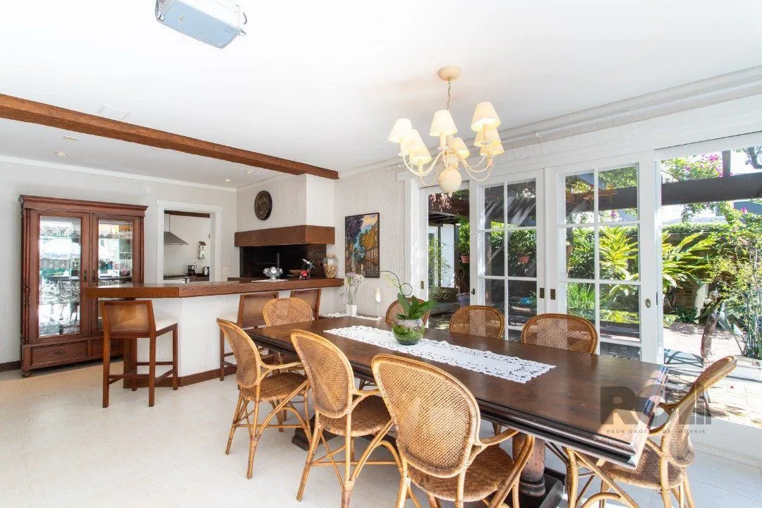 Imagem Casa para venda - 321m² - 4 suítes - Chapéu do Sol