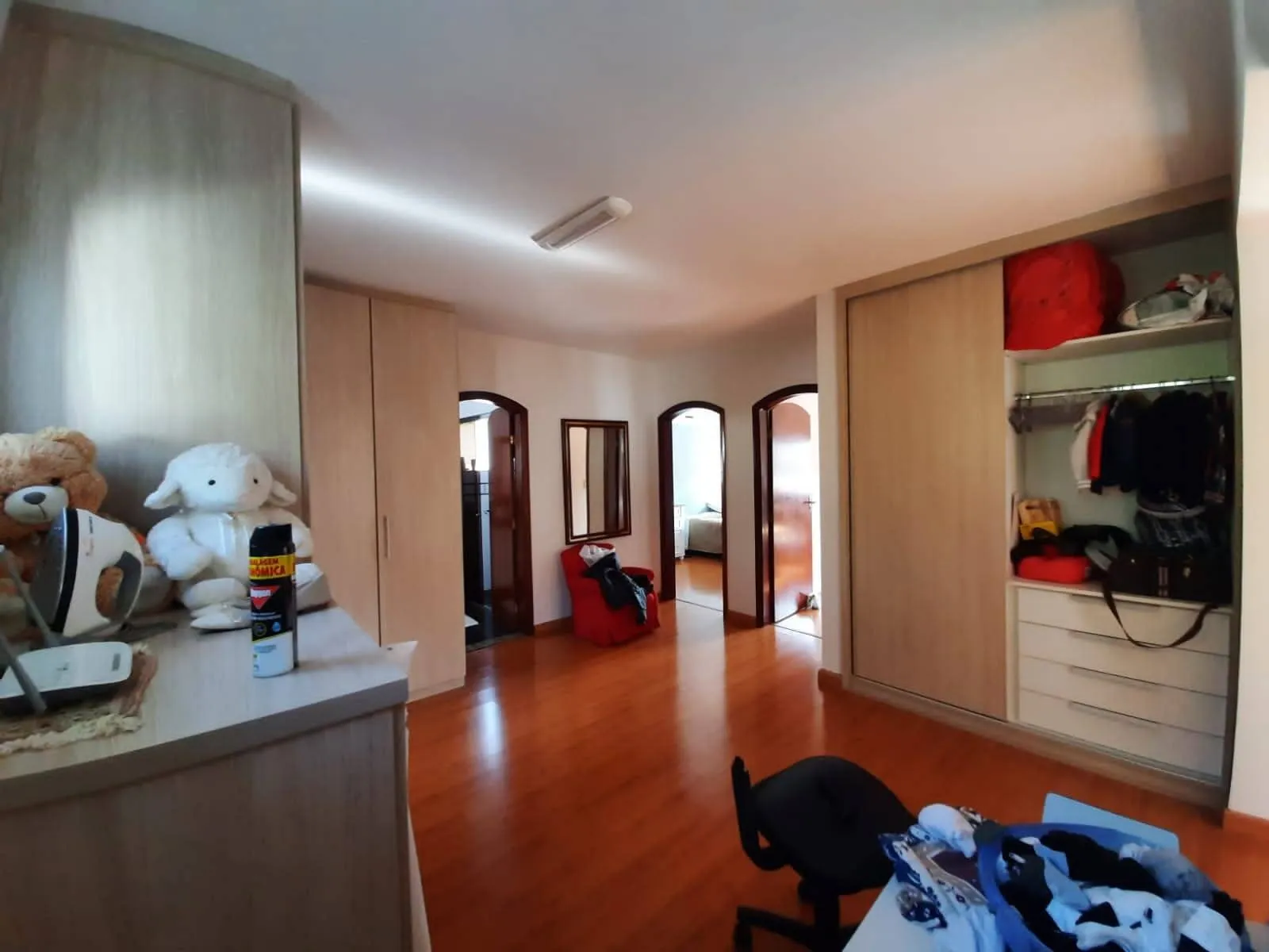 Imagem Sobrado de 387m² Localizado no Alphaville Residencial 3 - Santana de Parnaíba/SP!
