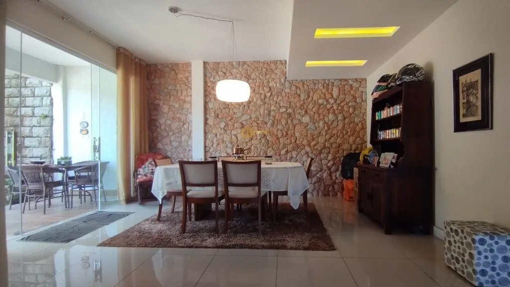 Imagem Casa para Venda em Teresópolis / RJ no bairro Agriões