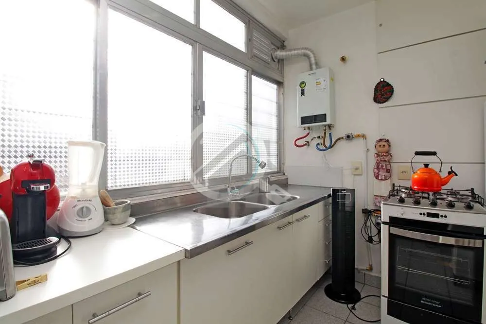 Imagem Localizado no coração do charmoso bairro Moinhos de Vento, este apartamento de 100m² oferece o eq...