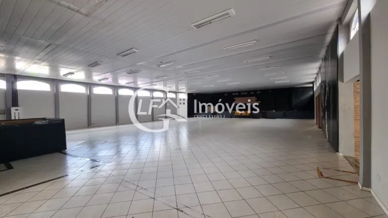 Imagem Oportunidade Imperdível ? Salão Comercial com 3.700m² Localização Estratégica na Rua Dom Aquino ? Em Frente à Praça das Araras (Cabeça de Boi)