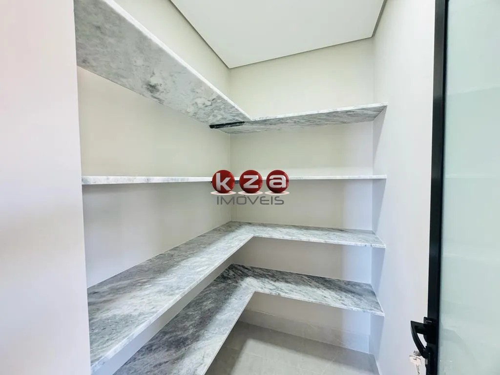 Imagem Imperdível casa em condomínio à venda em Valinhos-SP, Vila Capuava: 3 quartos, 3 suítes, 3 salas, 5 banheiros, 4 vagas de garagem, 280,00 m²!