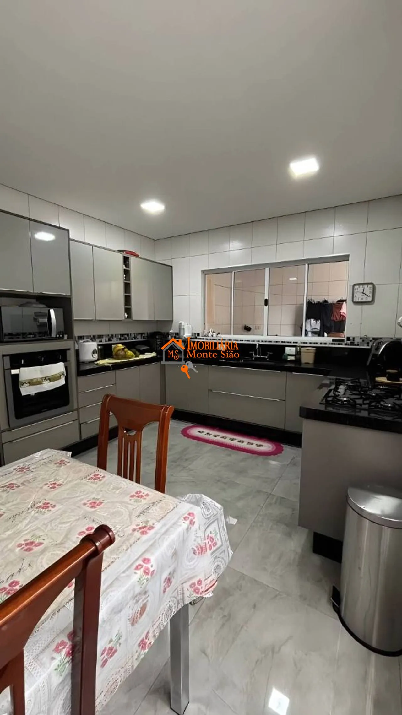 Imagem Sobrado com 3 dormitórios à venda, 250 m² por R$ 740.000,00 - Jardim Presidente Dutra - Guarulhos/SP