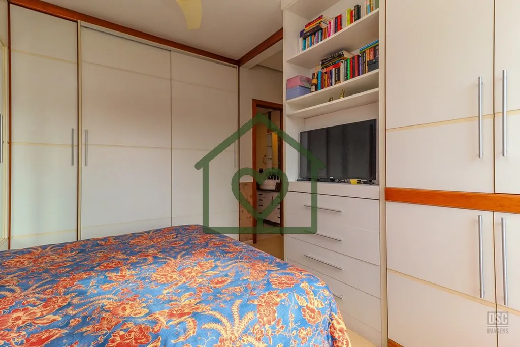 Imagem LINDA COBERTURA DE 200M² , 3 dormitórios sendo 1 suíte, 2 banheiros social, mais banheiro auxilia...