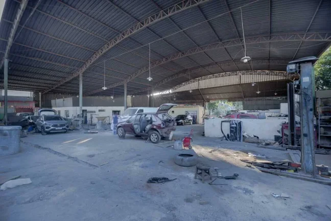 Imagem Excelente terreno com galpão construído, bem próximo da Rodovia Fernão Dias