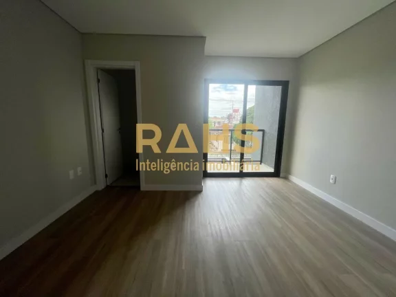 Imagem Ótimo sobrado geminado com 1 suíte mais 2 quartos a venda no bairro Bom Retiro em Joinville. Conta...
