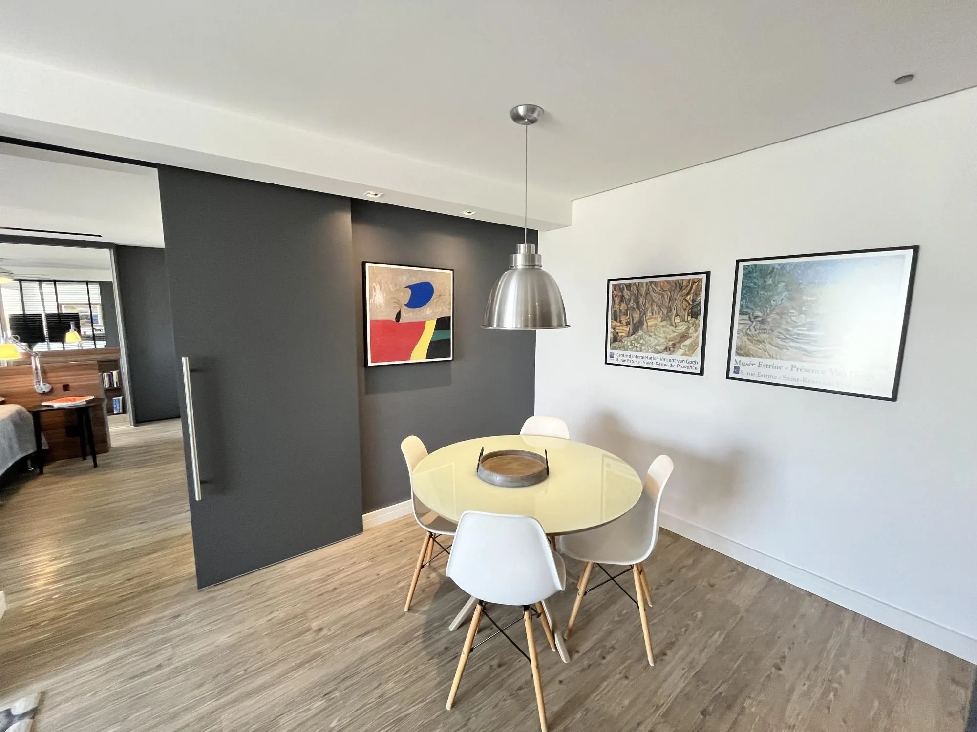 Imagem Apartamento de 2 quartos, transformados em 1 e vaga de garagem bairro S. Geraldo