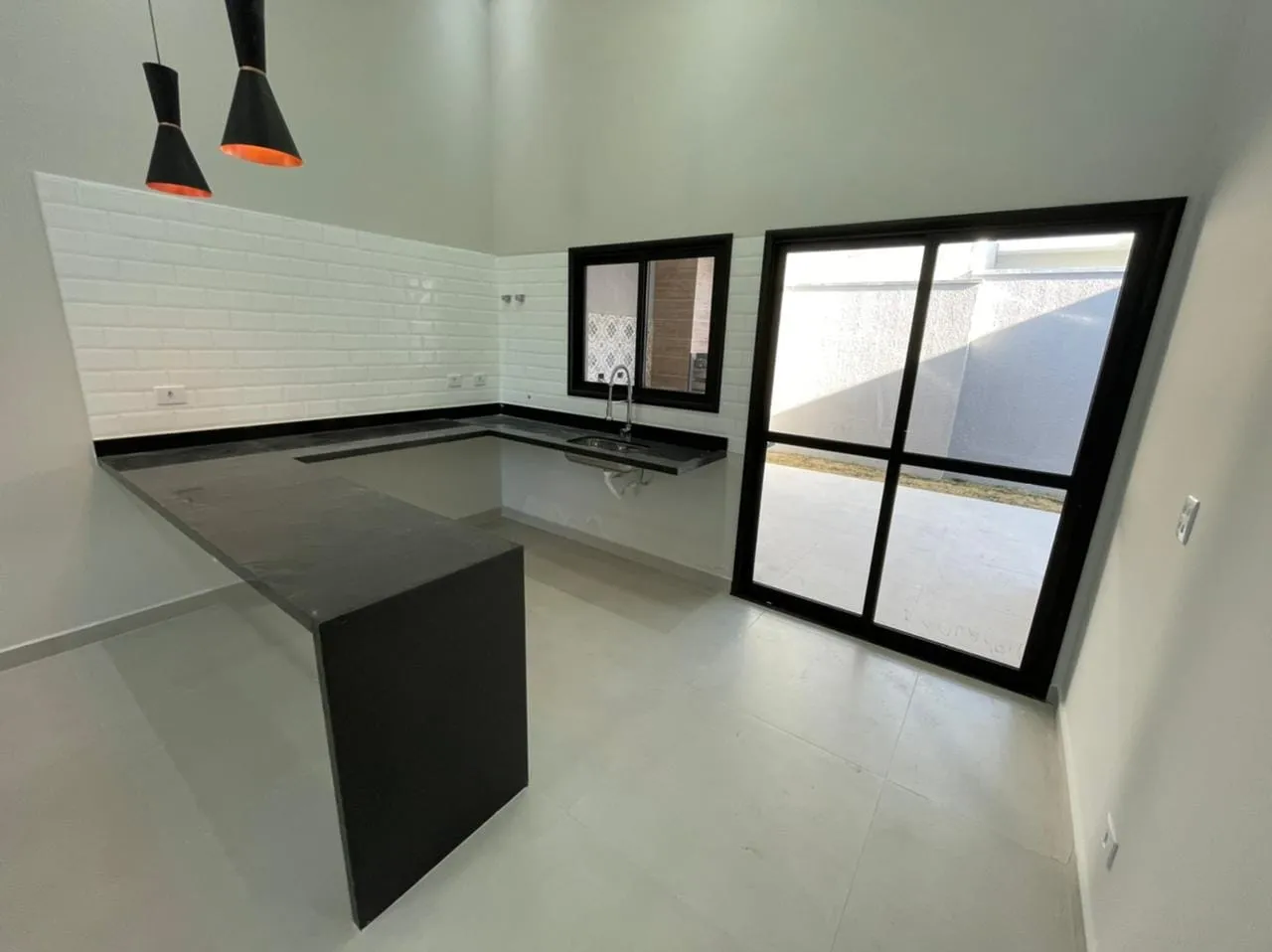 Imagem Casa à venda 3 Quartos, 1 Suite, 2 Vagas, Vila Prado, Pindamonhangaba - SP | Condomínio Vila Romana