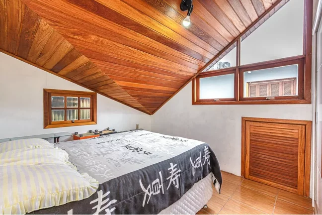 Imagem Casa para venda no bairro Vila Ipiranga em Porto Alegre