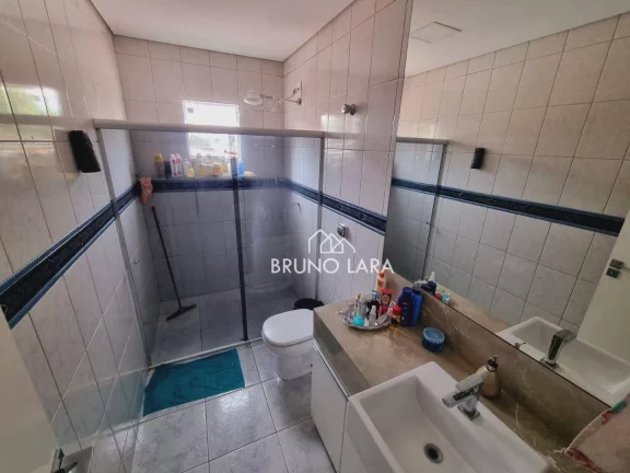 Imagem Casa á venda em Betim, bairro Vila Cristina.
