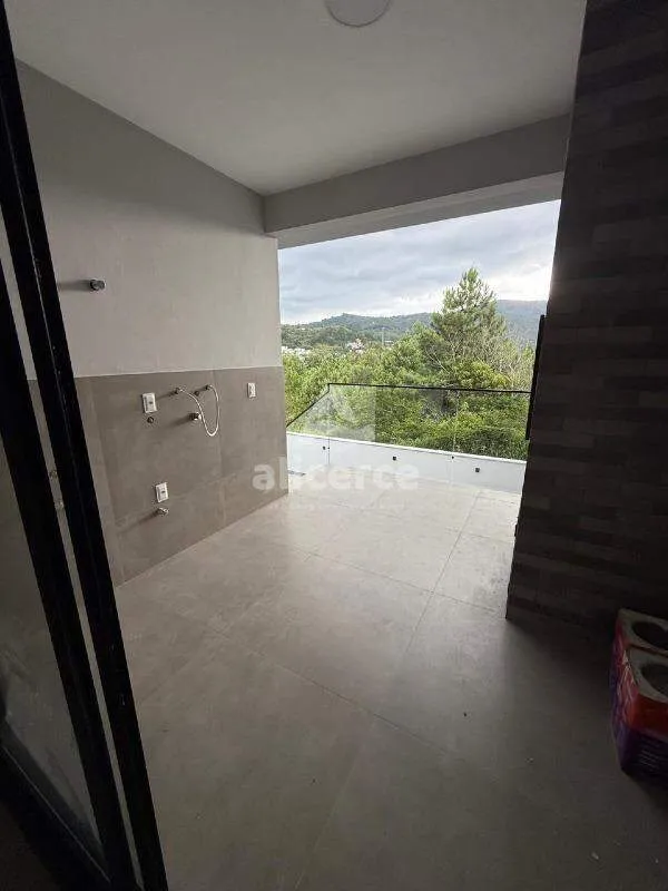 Imagem Casa nova de alto padrão - 3 Dormitórios I 1 suíte I Vaga de garagem - Loteamento Alta Vista, Potecas - São José/SC
