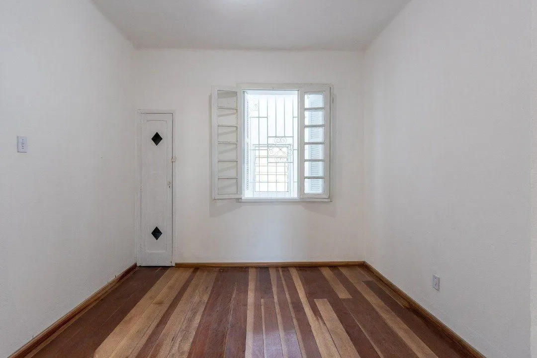 Imagem Casa para Venda - 180.2m², 3 dormitórios, 3 vagas - Medianeira