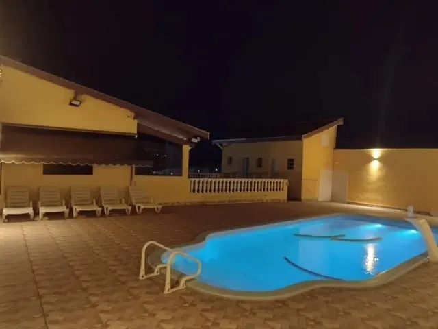 Imagem Chácara à venda 4 Quartos, 2 Suites, 15 Vagas, 1385M², Abaete, Taubaté - SP