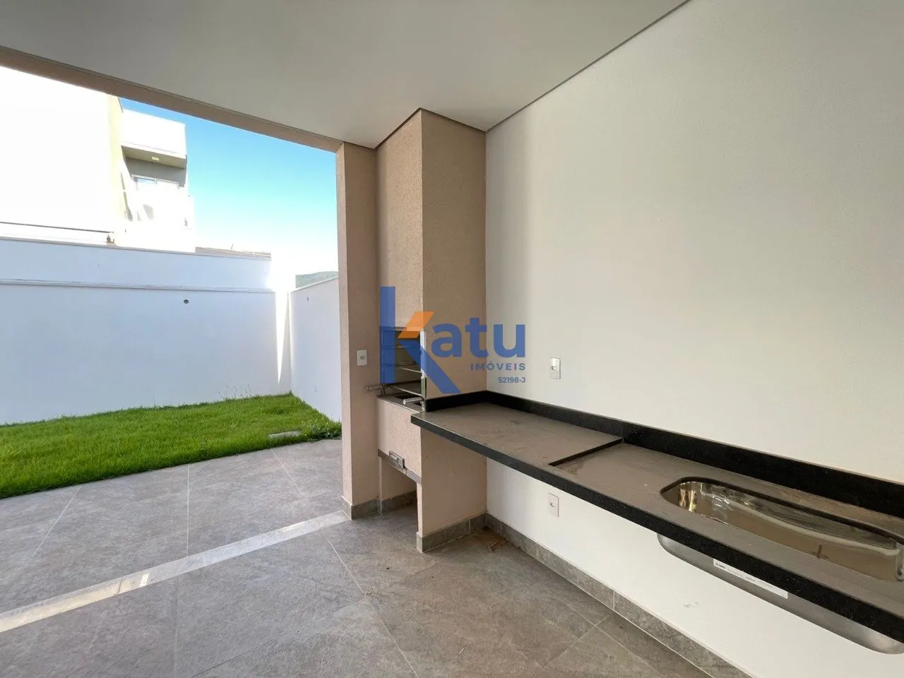 Imagem CASA PARA VENDA NO CONDOMÍNIO RESERVA DA ERMIDA EM JUNDIAÍ/SP

Término de Construção

O imóvel...