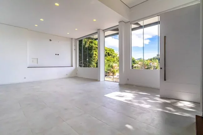 Imagem Casa Triplex 4 Suites Uba Pendotiba