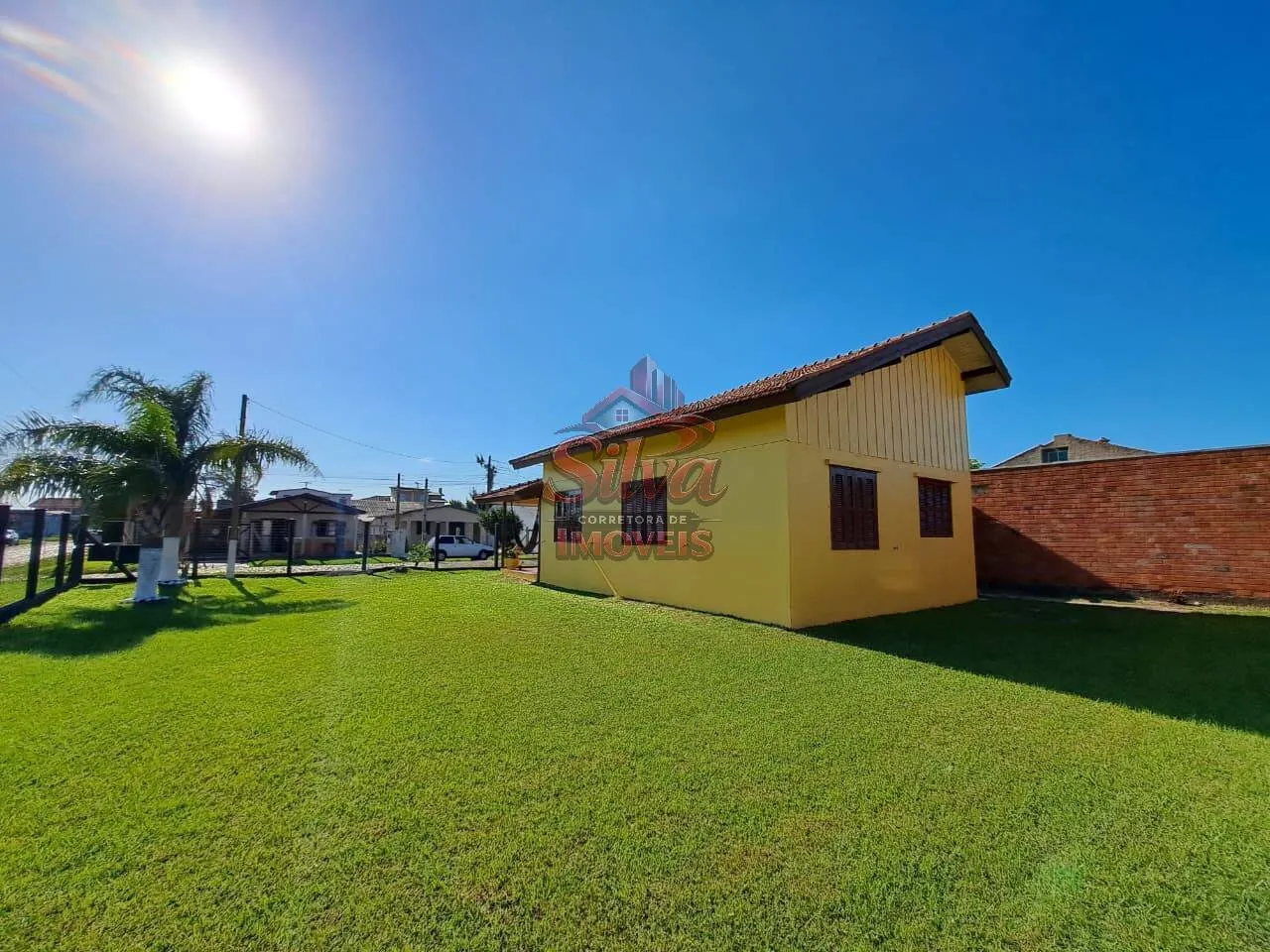 Imagem 1066 |Casa 3 dormitórios de esquina com pátio amplo