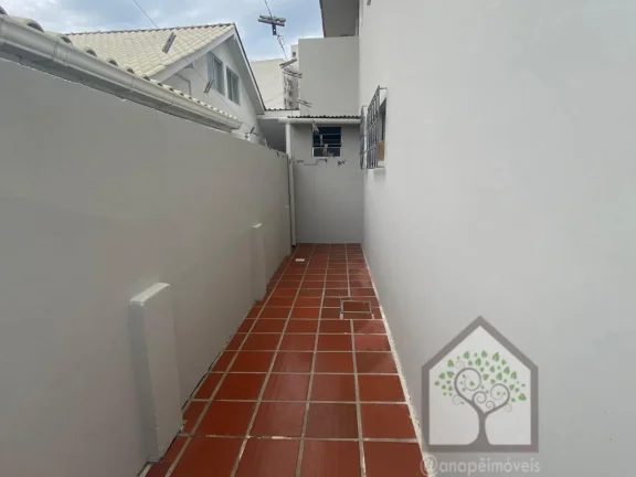 Imagem Casa a poucos passos da Av Mauro Ramos